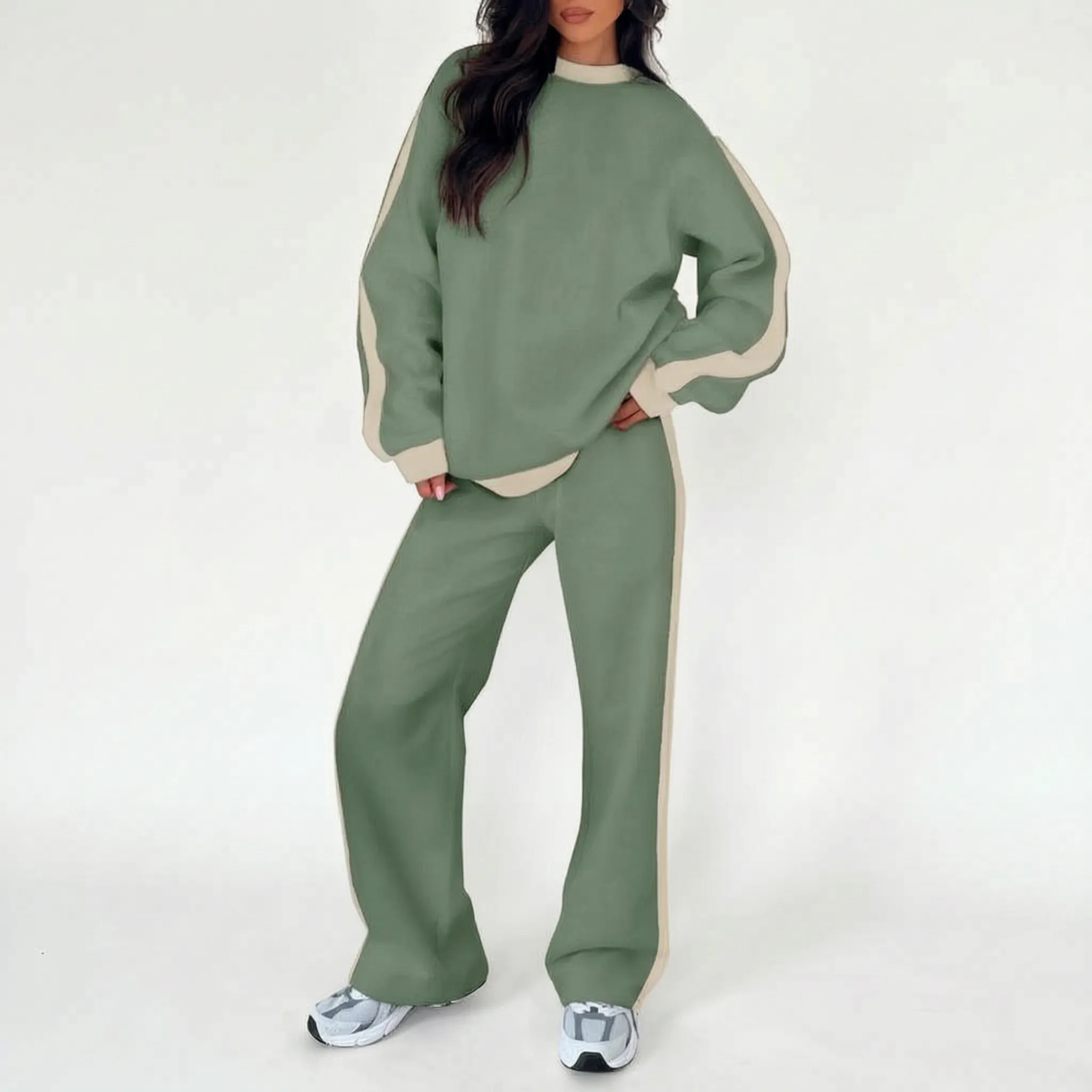 LoungeVibe - Two-Piece Women's Lounge Set