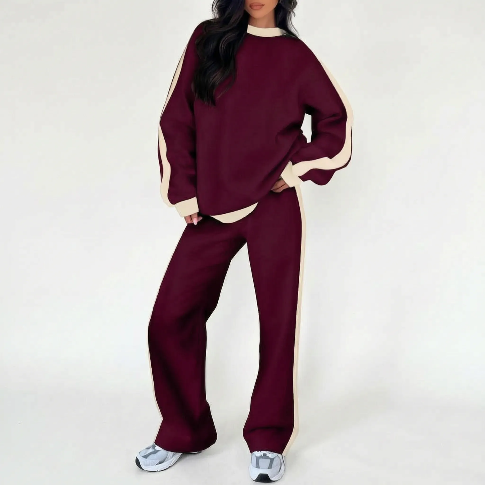 LoungeVibe - Two-Piece Women's Lounge Set