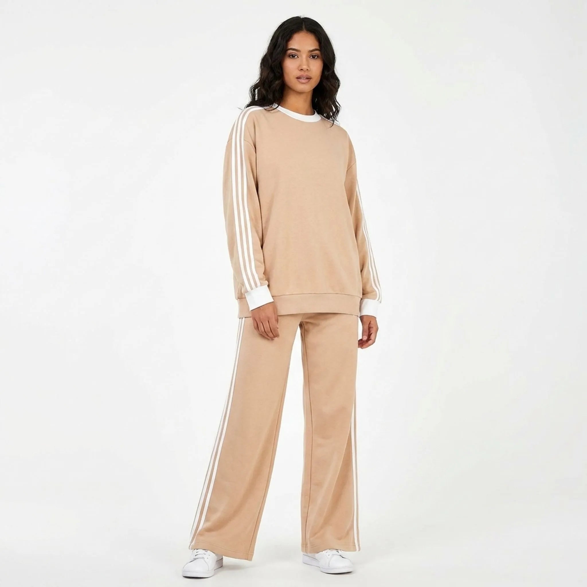 LoungeVibe - Two-Piece Women's Lounge Set
