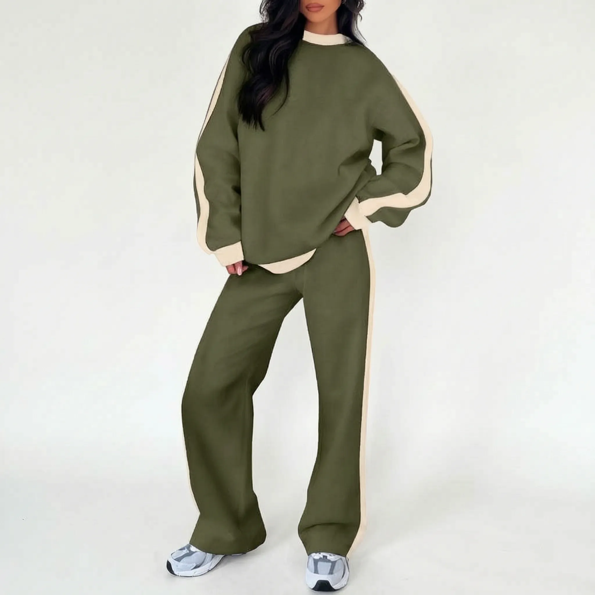 LoungeVibe - Two-Piece Women's Lounge Set