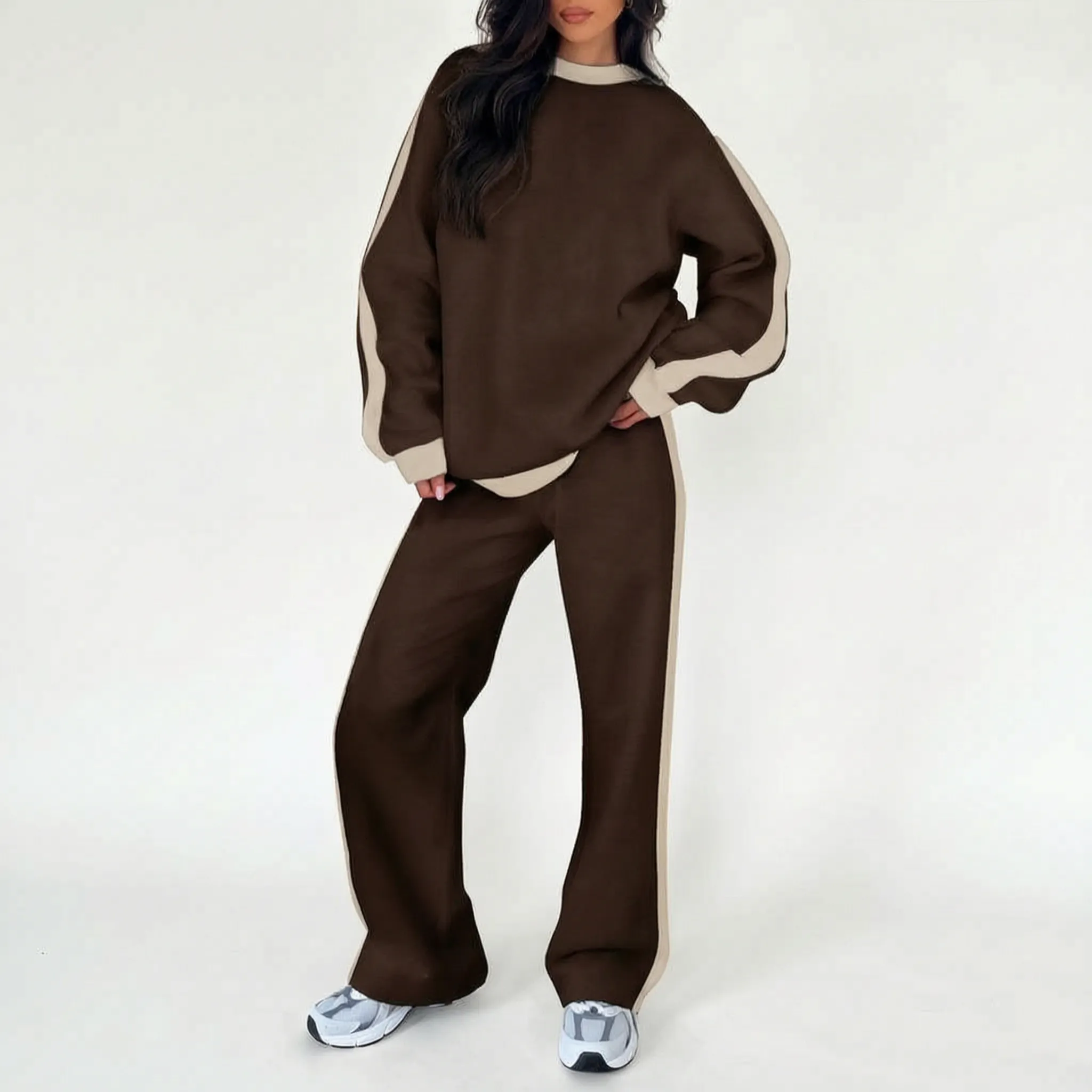 LoungeVibe - Two-Piece Women's Lounge Set